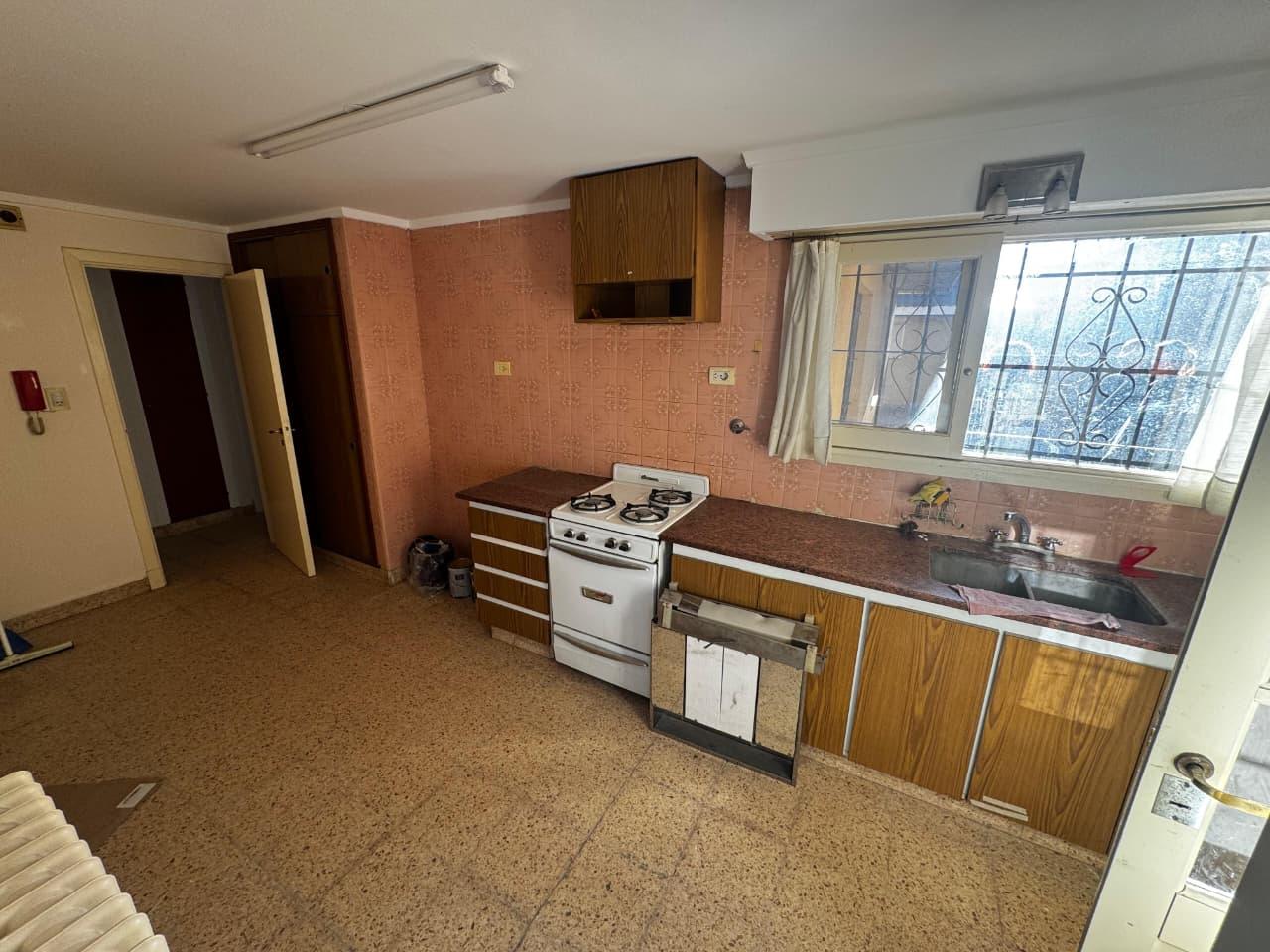 Foto de Dueña alquila excelente chalet céntrico para uso profesional o vivienda, imagen 2