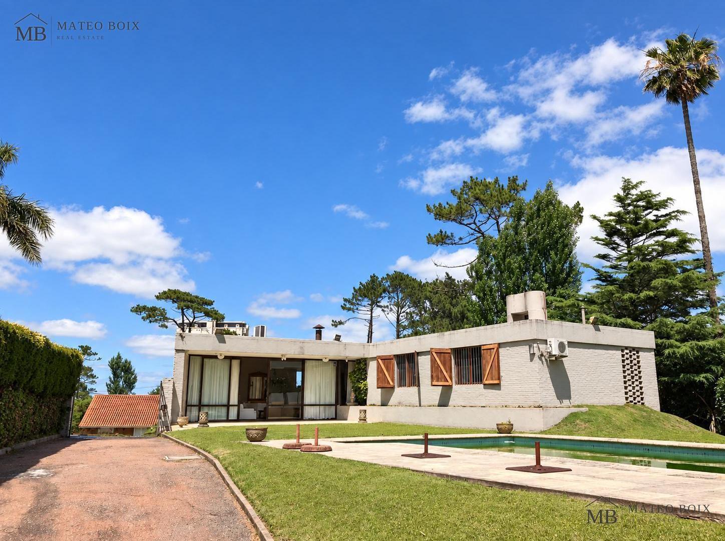 Foto de PLAYA MANSA, PARADA 16 · CASA DE 6 DORMITORIOS CON PISCINA Y ANEXOS, imagen 1