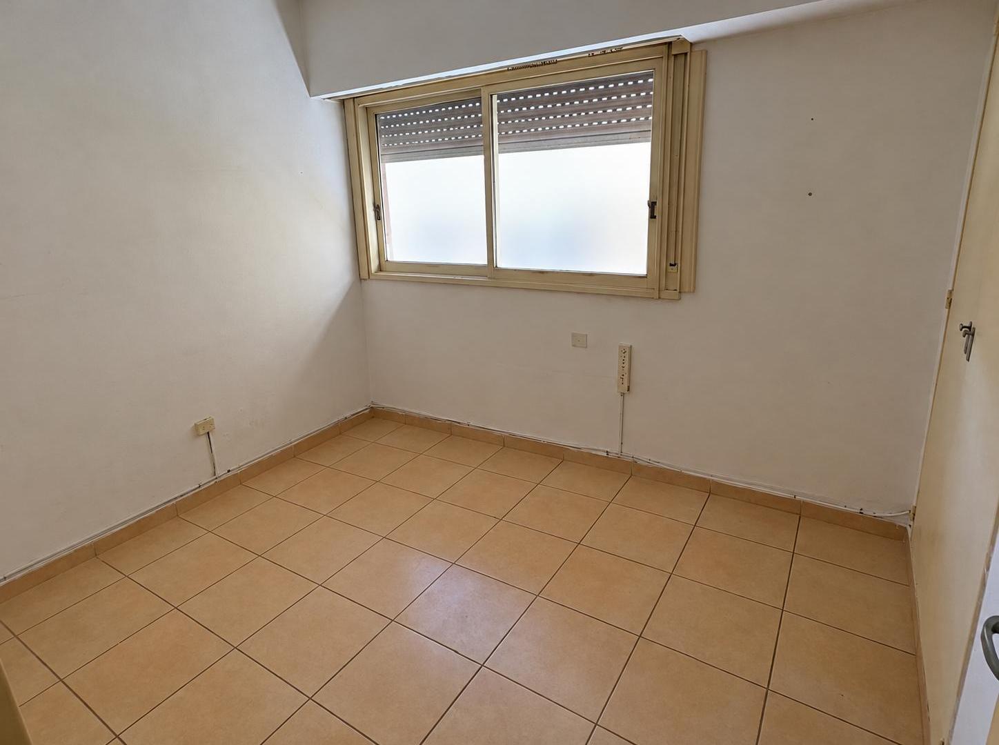 Foto de Alquier Departamento 4 ambientes c/balcon en Plaza Arenales, imagen 4