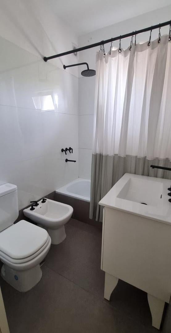 Foto de Venta Departamento 4 ambientes c/balcón y cochera Villa Devoto, imagen 5