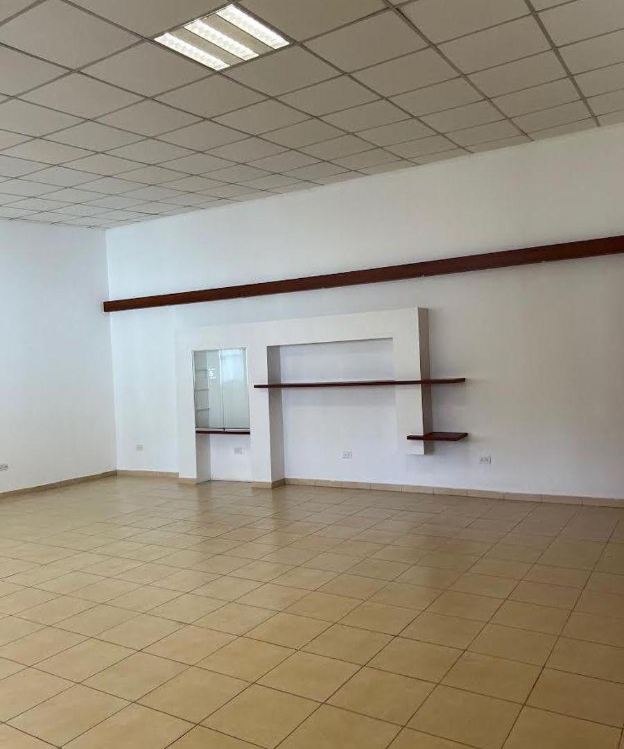 Foto de VENTA | SALÓN COMERCIAL CON PATIO Y ACCESO VEHICULAR, imagen 5