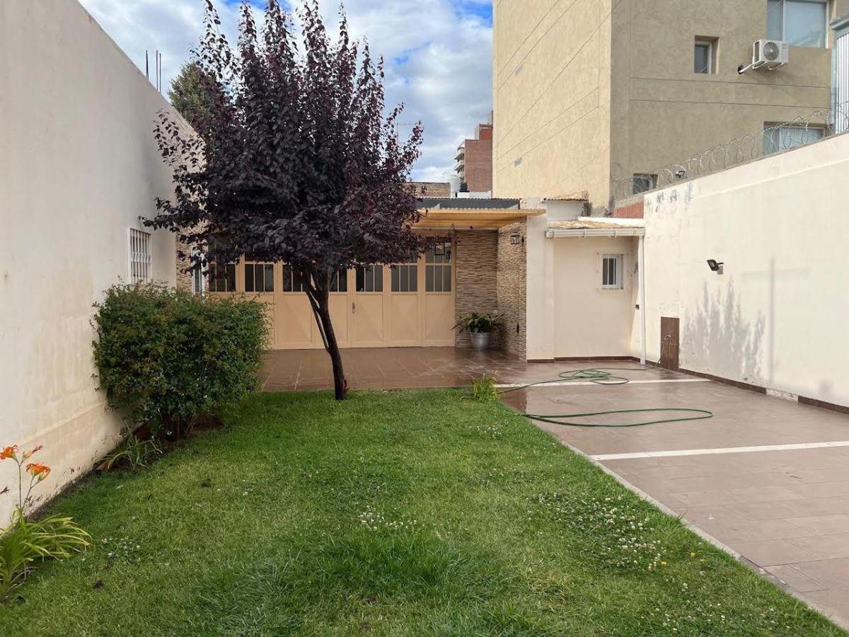 Foto de VENTA | SALÓN COMERCIAL CON PATIO Y ACCESO VEHICULAR, imagen 2