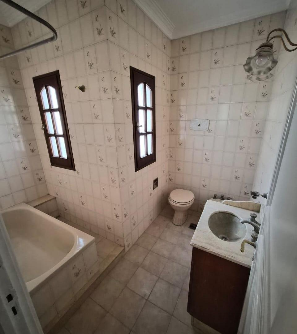 Foto de Casa en esquina para USO PROFESIONAL/COMERCIAL, imagen 3