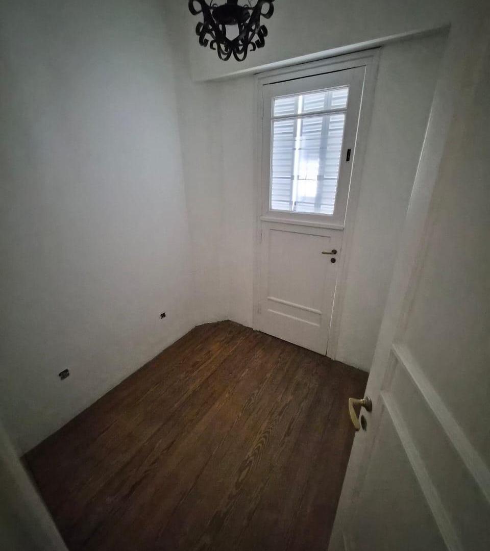 Foto de Casa en esquina para USO PROFESIONAL/COMERCIAL, imagen 2