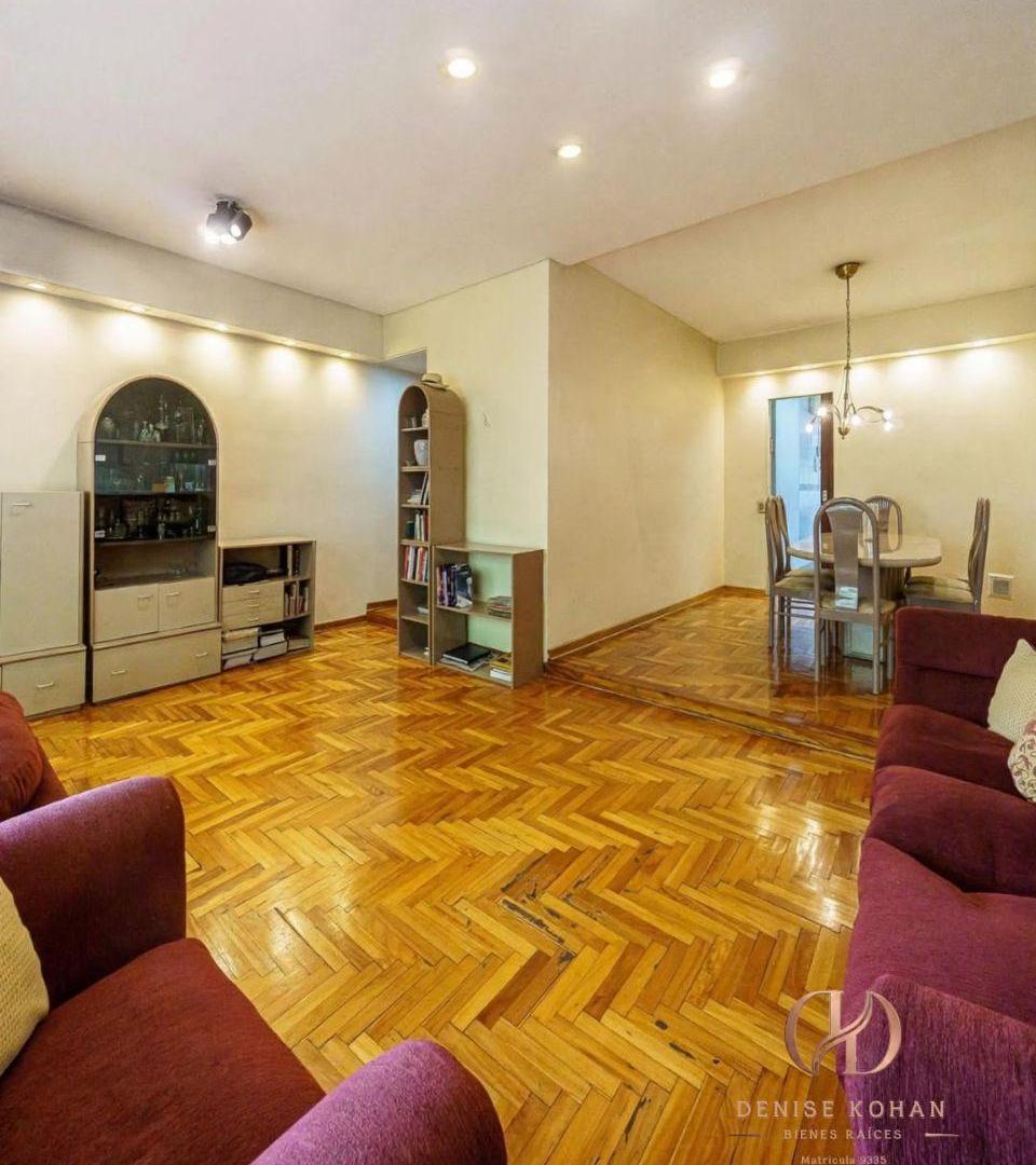 Foto de Departamento de 4 ambientes en venta en Flores, imagen 2