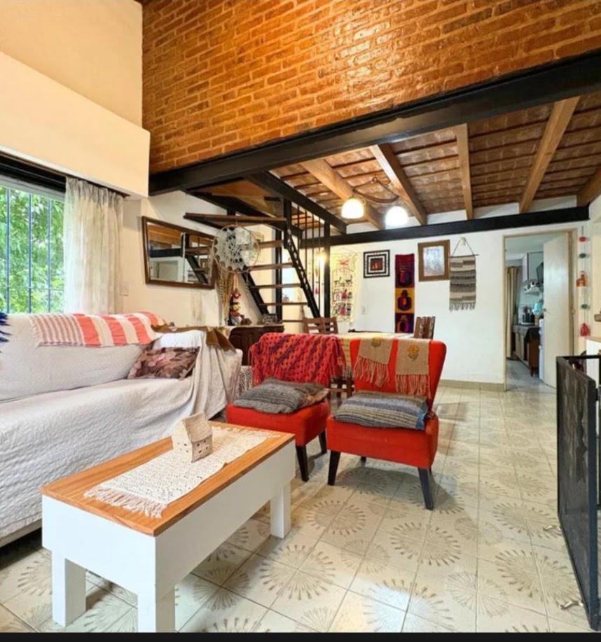 Foto de CASA CON PISCINA, PARQUE Y ENTRADA VARIOS AUTOS, imagen 3