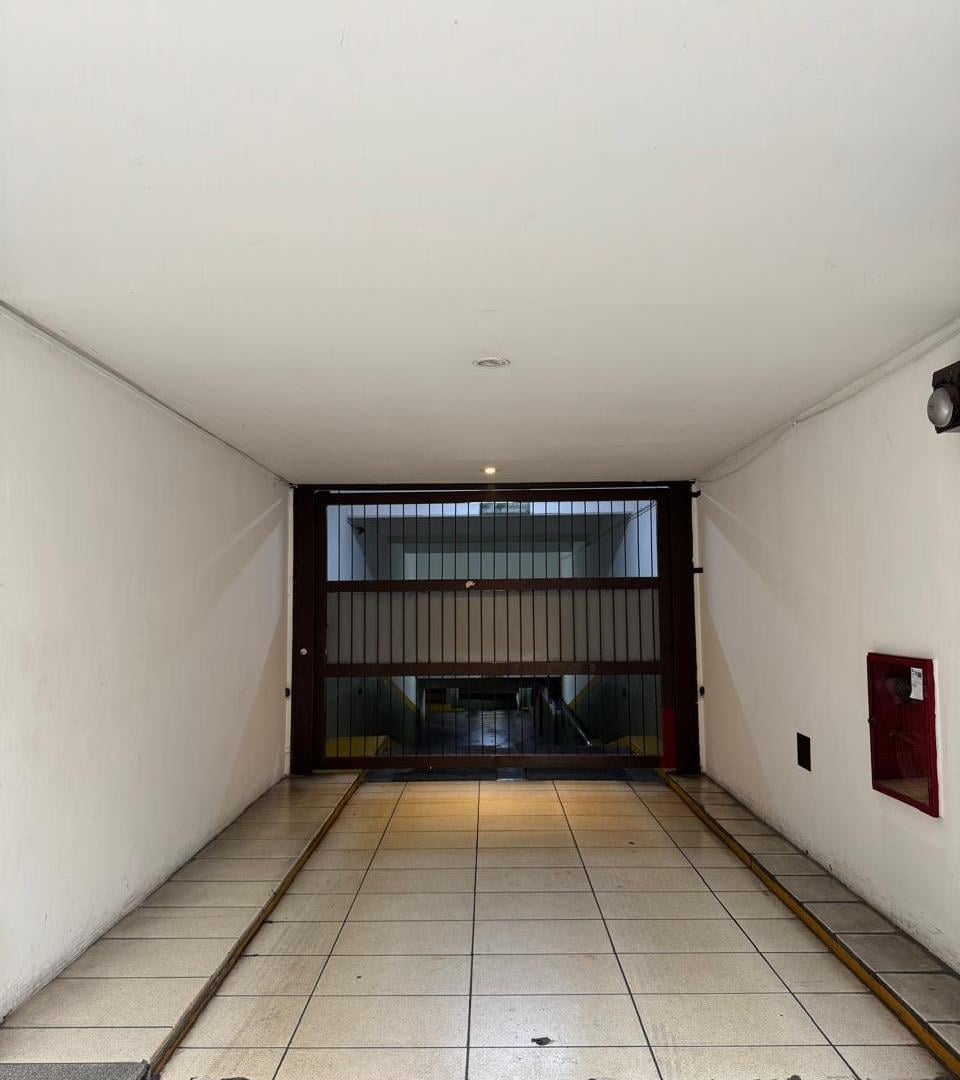 Foto de Cochera en venta Esmeralda 845, Retiro - Permite moto adicional, imagen 4