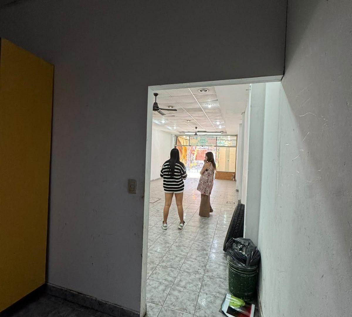 Foto de Local en alquiler en Centro Comercial 1 de Mayo, Loma Hermosa, imagen 2