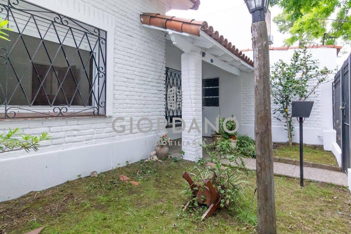 Foto de Venta Casa 3 Ambientes Con Pileta En Ituzaingo Acceso Oeste, imagen 1