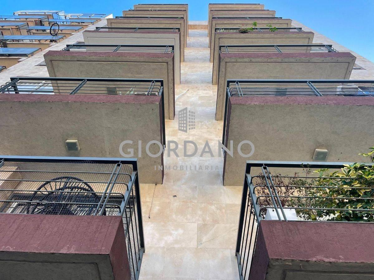 Foto de Venta Departamento 2 Ambientes Con Balcón Y Parrilla Morón, imagen 2