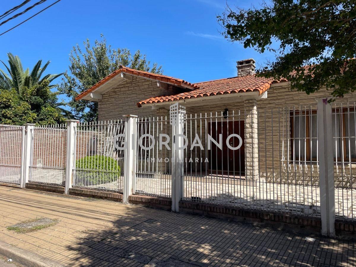 Foto de Venta Casa Castelar 4 Ambientes, imagen 2