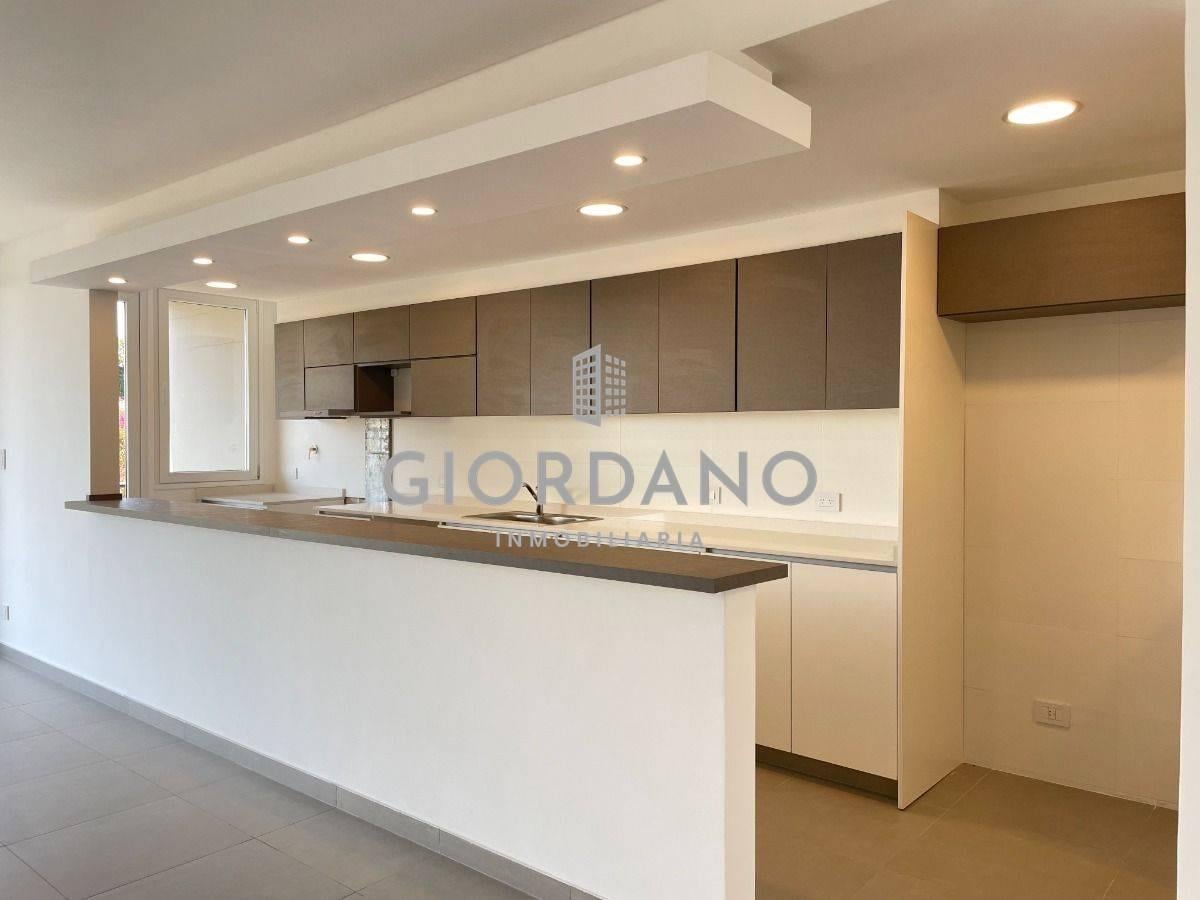 Foto de Venta departamento Castelar 4 ambientes con cochera, imagen 3