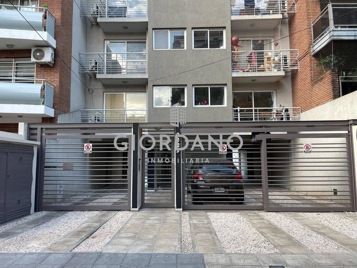 Foto de Venta Departamento Castelar 2 Ambientes Con Cochera, imagen 1