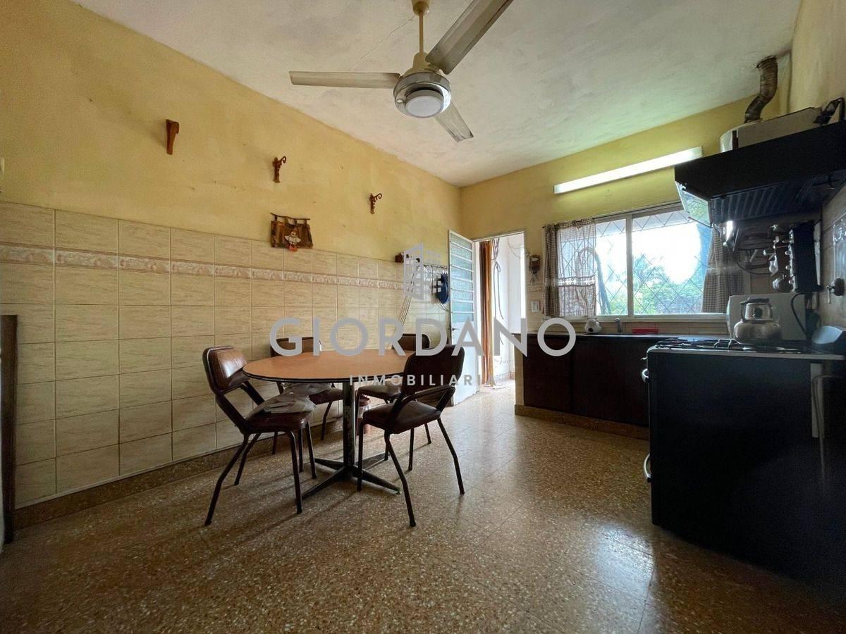Foto de Venta Casa Castelar Sur 4 Ambientes Con Fondo Libre, imagen 5