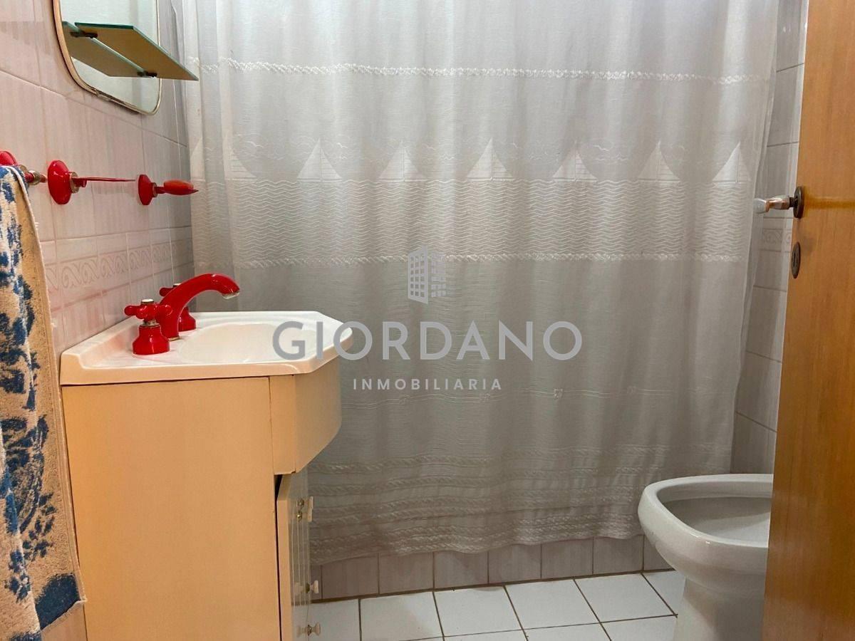 Foto de Venta Casa Castelar Sur 4 Ambientes Con Fondo Libre Cochera, imagen 5