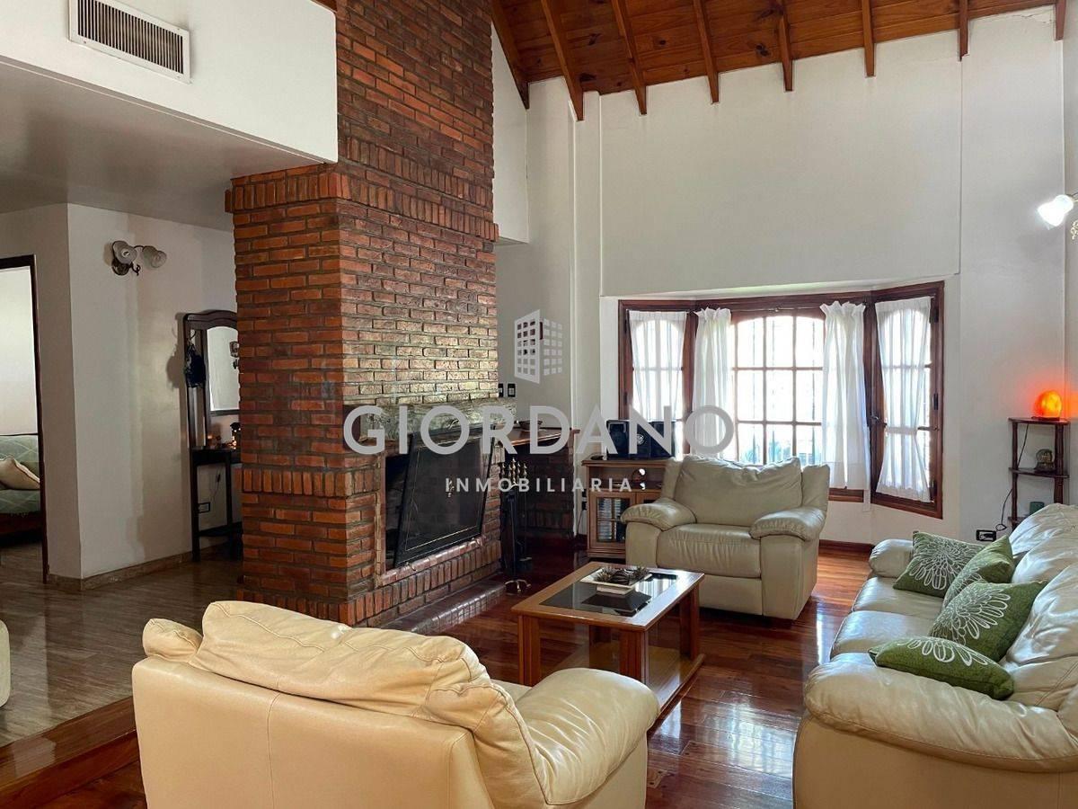 Foto de Venta Casa 5 Ambientes Con Fondo Libre, imagen 4