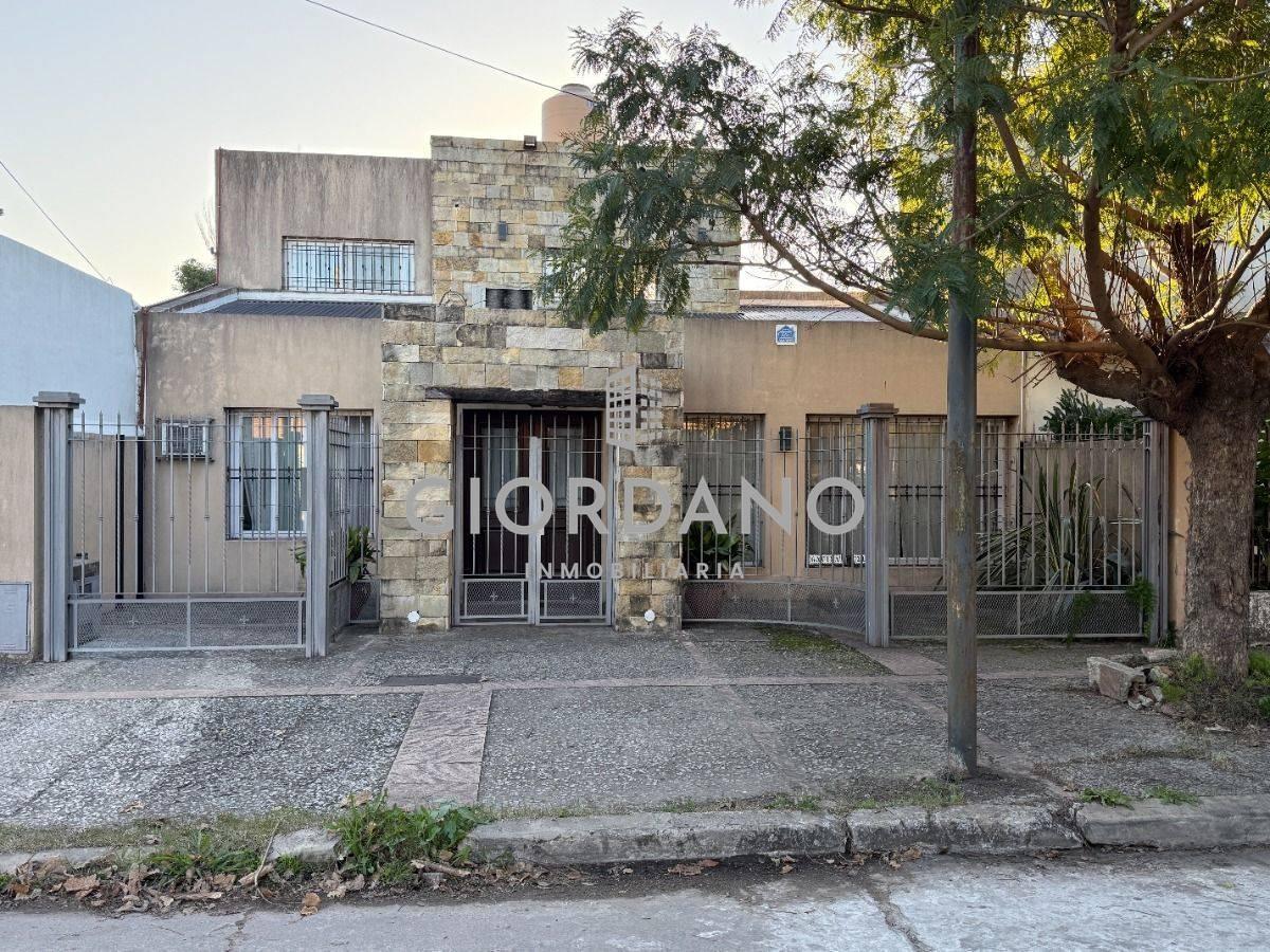 Foto de Venta Casa Ituzaingo 5 Ambientes, imagen 2