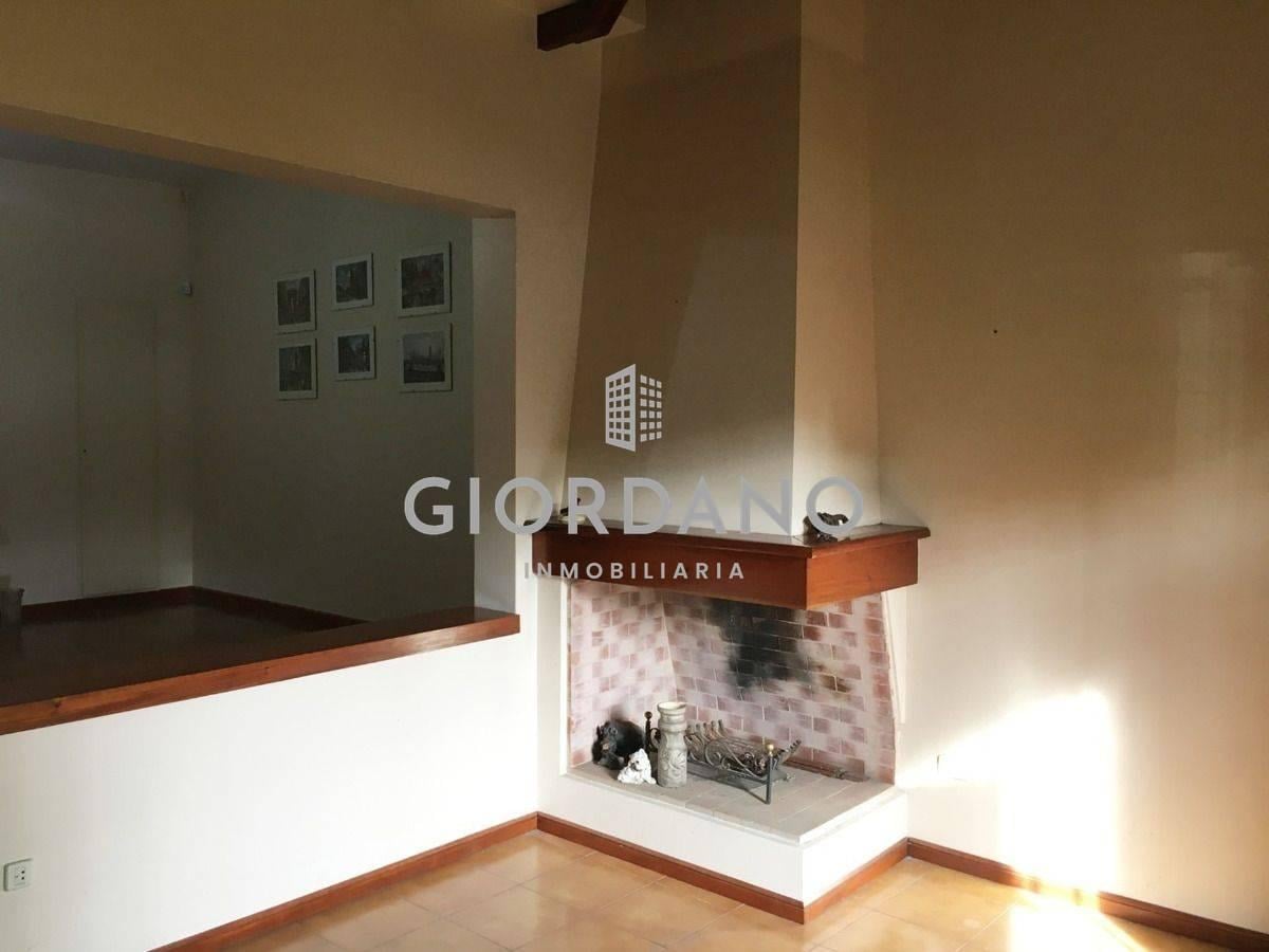 Foto de Venta Casa 4 Ambientes Fondo Libre Pileta Castelar Centro, imagen 4