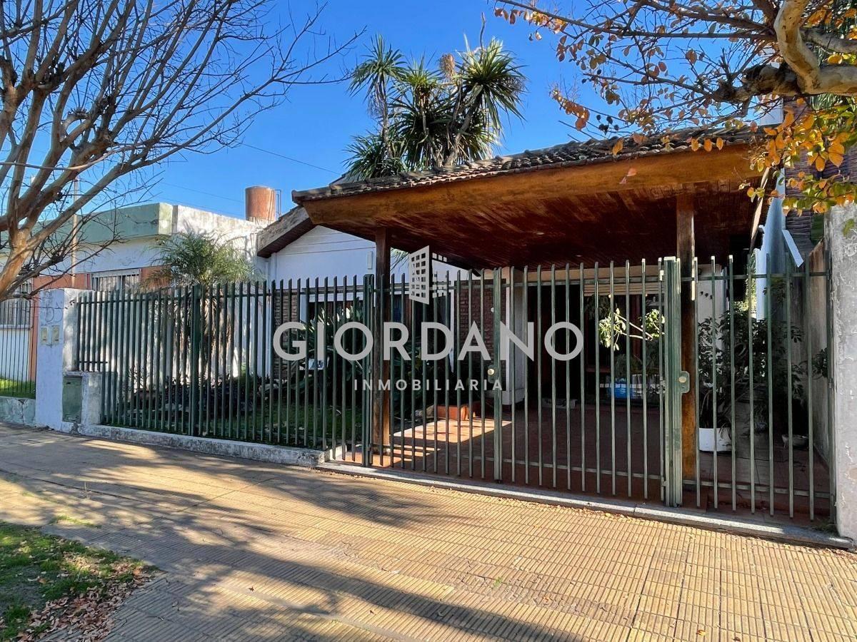 Foto de Venta Casa Castelar 4 Ambientes, imagen 2