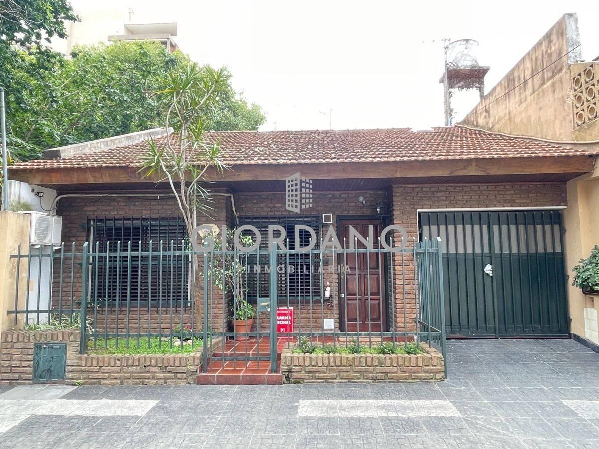 Foto de Venta casa Castelar Centro 4 Ambientes, imagen 1