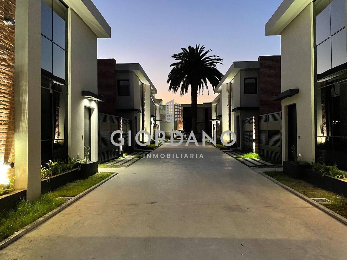 Foto de Venta Duplex Castelar 4 Ambientes, imagen 1