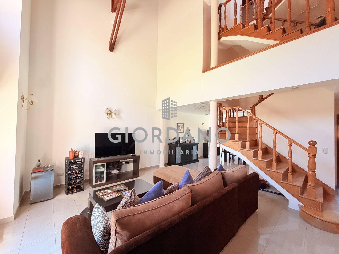 Foto de Venta casa Castelar 4 Ambientes Apta Permuta Castelar Norte, imagen 4