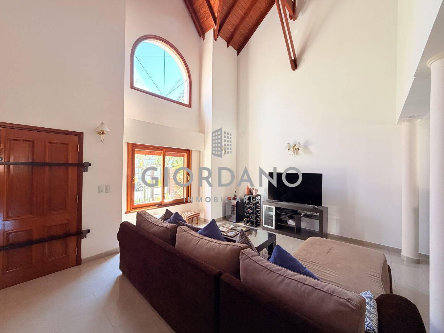 Foto de Venta casa Castelar 4 Ambientes Apta Permuta Castelar Norte, imagen 3