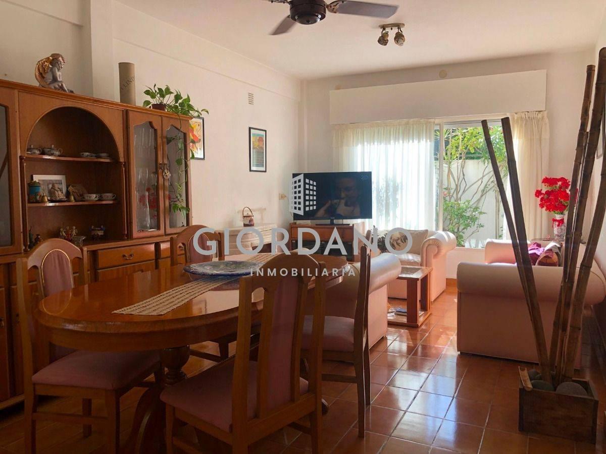 Foto de Venta Ph Castelar Sur 3 Ambientes Con Patio Y Cochera, imagen 3
