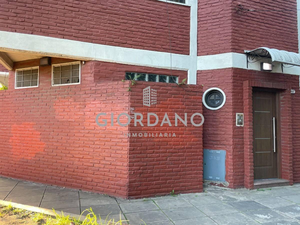 Foto de Venta Duplex Castelar 4 Ambientes, imagen 3
