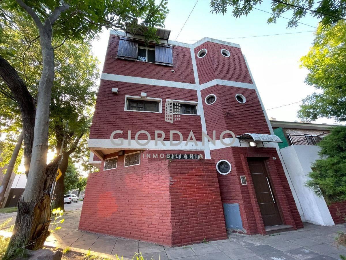 Foto de Venta Duplex Castelar 4 Ambientes, imagen 1