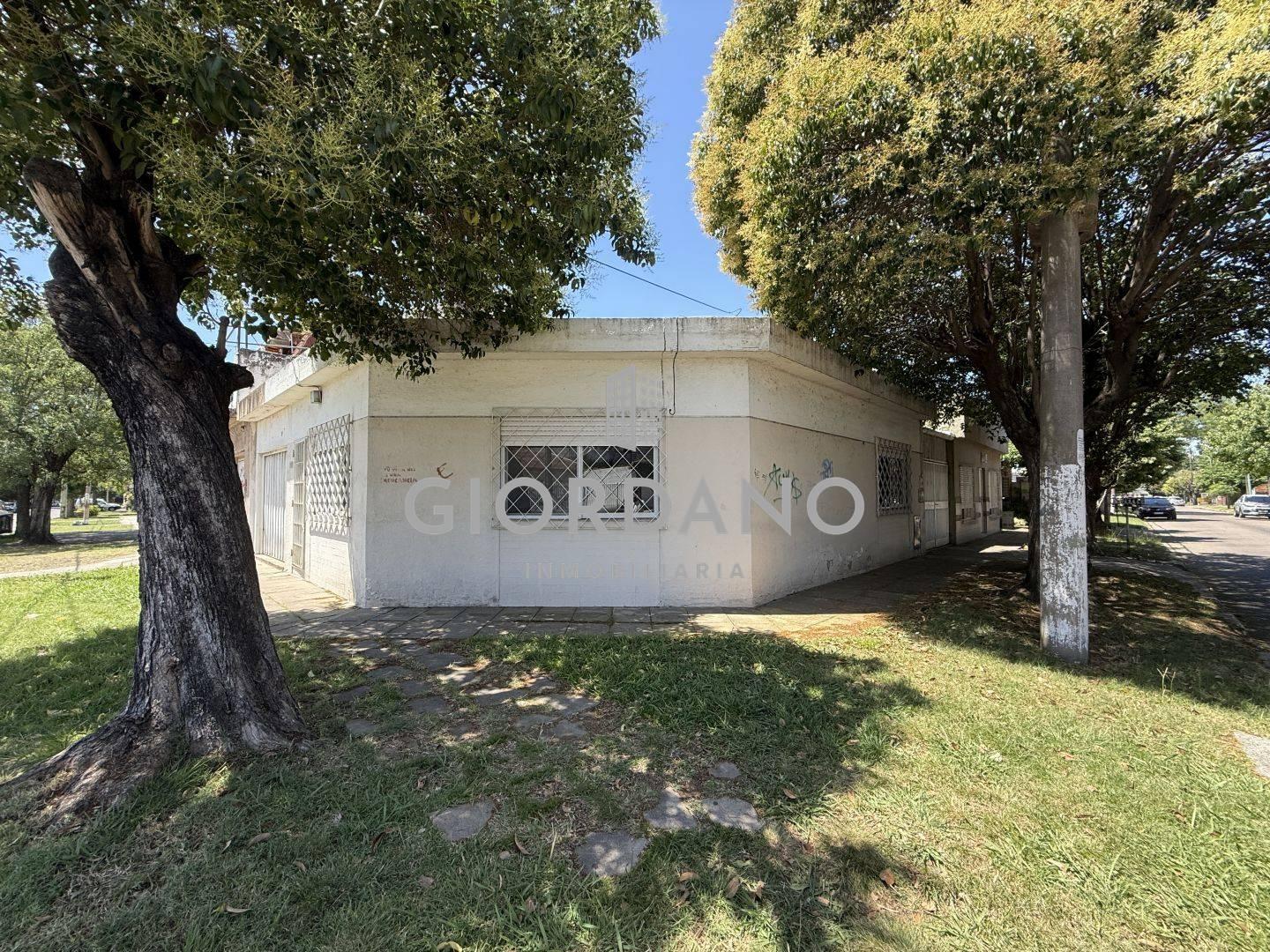 Foto de VENTA CASA 3 AMBIENTES CASTELAR, imagen 1