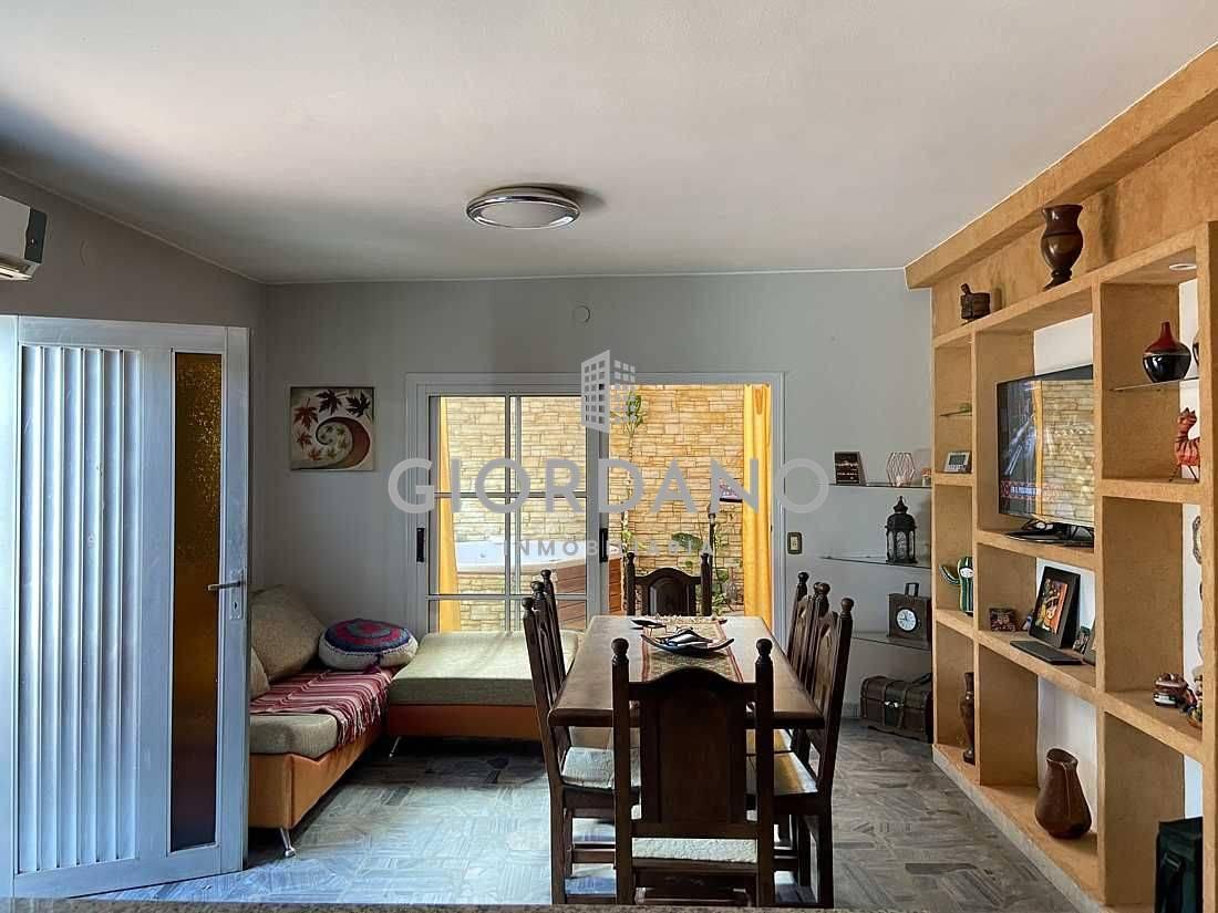 Foto de Venta casa Castelar 4 ambientes, imagen 1