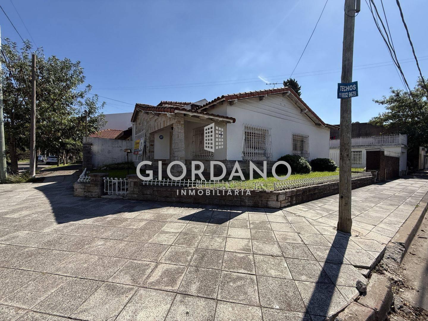 Foto de Venta Casa 3 ambientes, Castelar, imagen 2