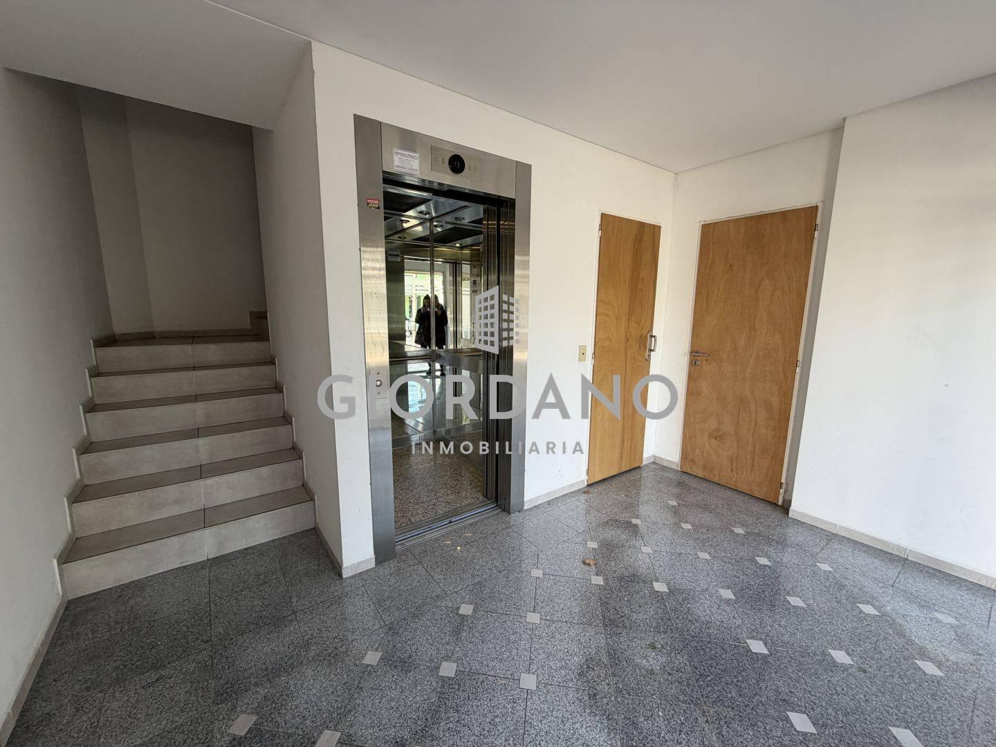 Foto de Venta departamento monoambiente Castelar, imagen 2