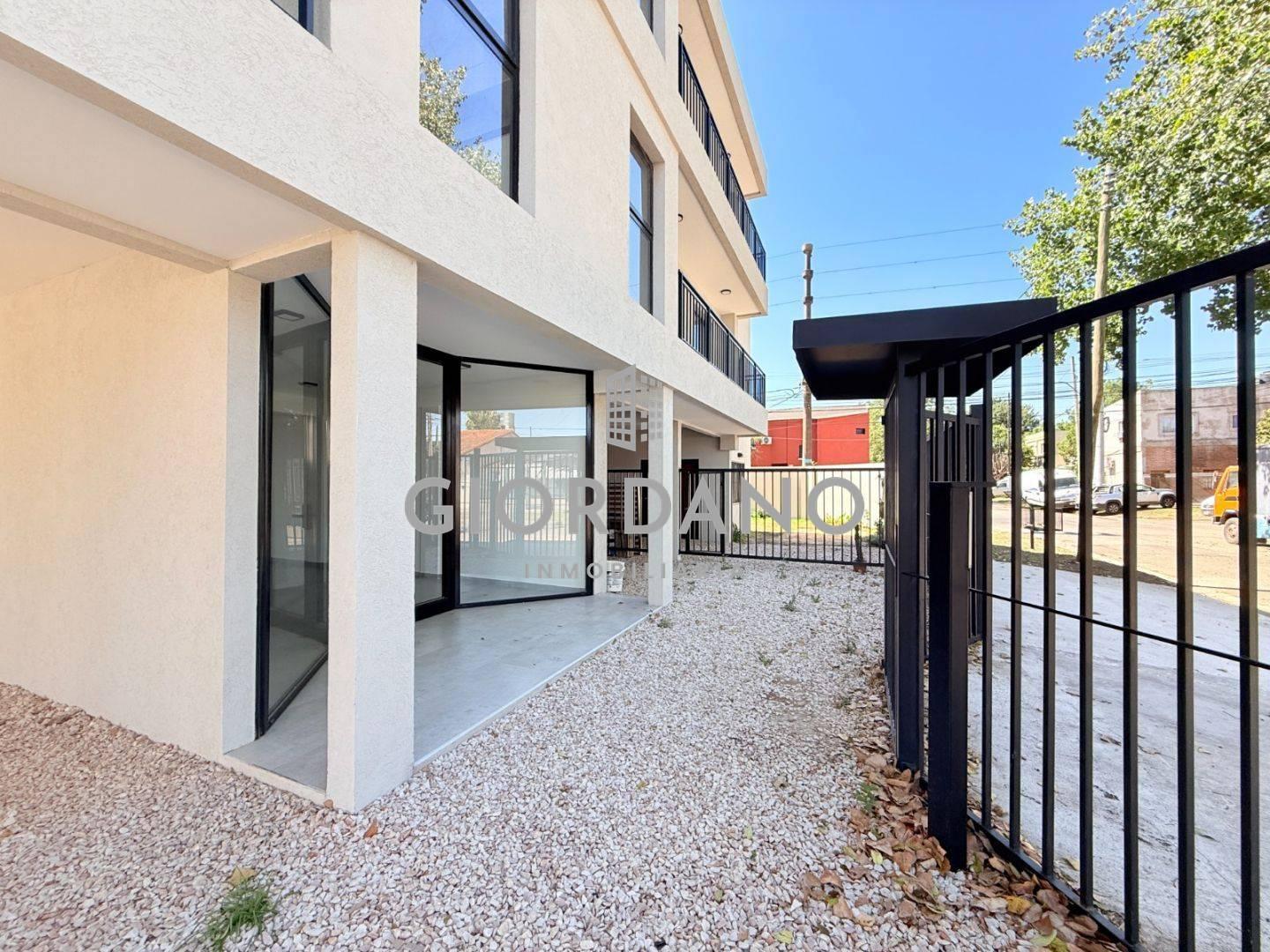 Foto de venta departamento 2 ambientes con terraza privada y cochera Ituzaingo, imagen 3