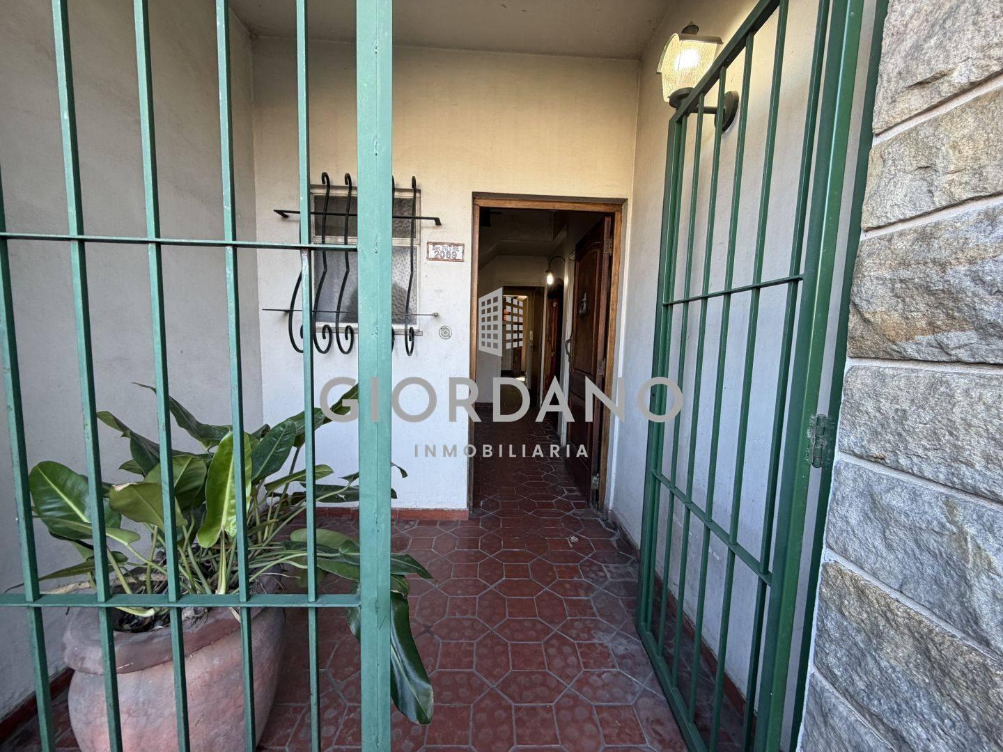 Foto de Venta Casa 6 ambientes Castelar, imagen 4