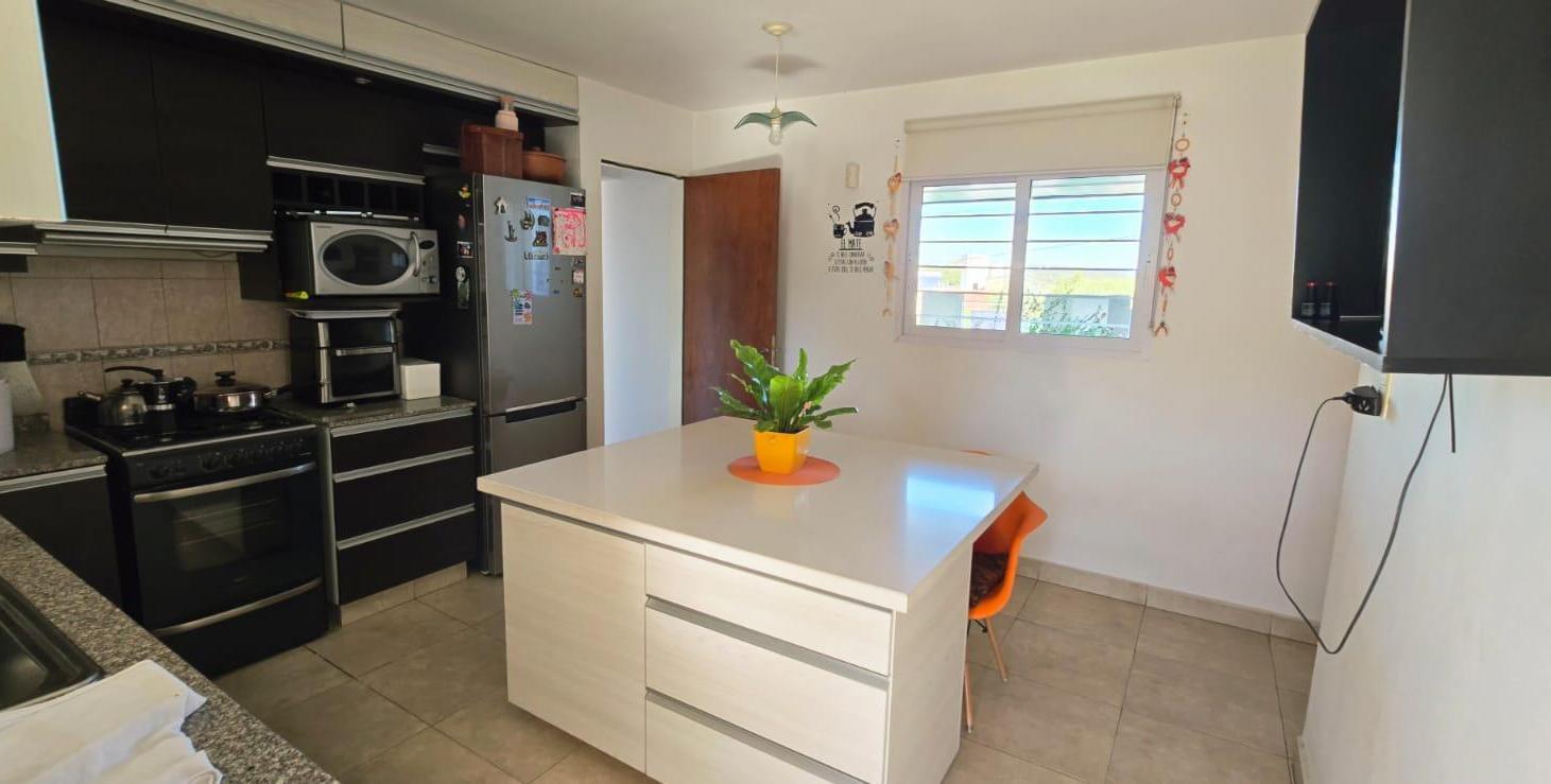 Foto de Venta casa 3 dormitorios con pileta en Altos de la Calera, imagen 3