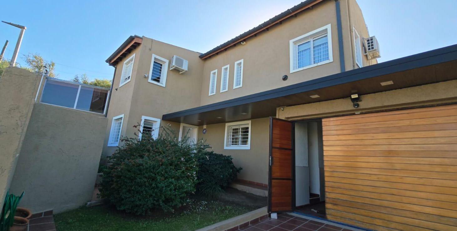 Foto de Venta casa 3 dormitorios con pileta en Altos de la Calera, imagen 2