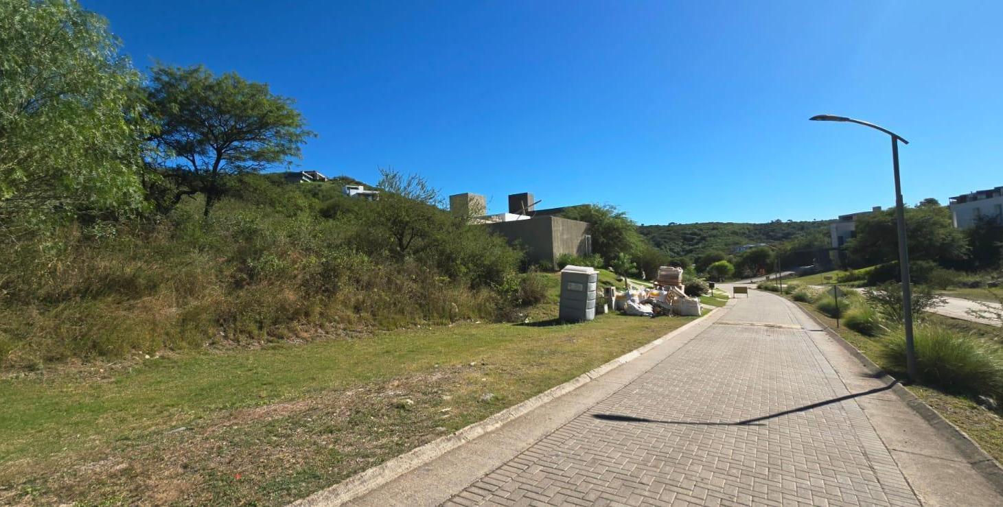 Foto de VENTA DE LOTE EN COUNTRY " LA DESEADA" - LA CALERA., imagen 3