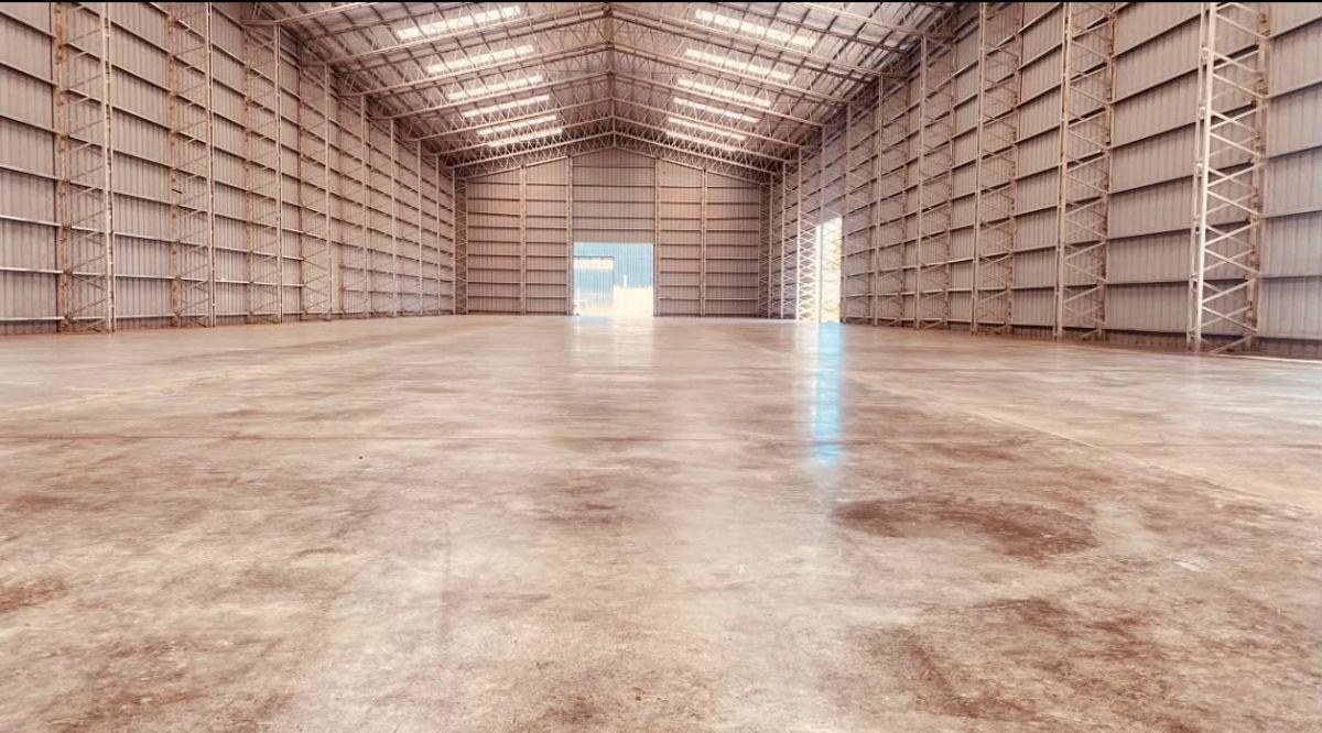 Foto de Galpón Industrial En Alquiler De 1.500 M² Con 5 Portones Y 11 M De, imagen 2