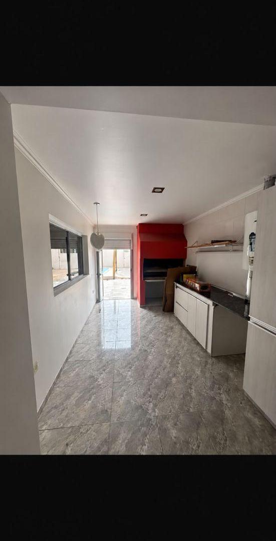Foto de Casa Con Galpón y Piscina En Venta - Tucumán 367 Bahía Blanca, imagen 4
