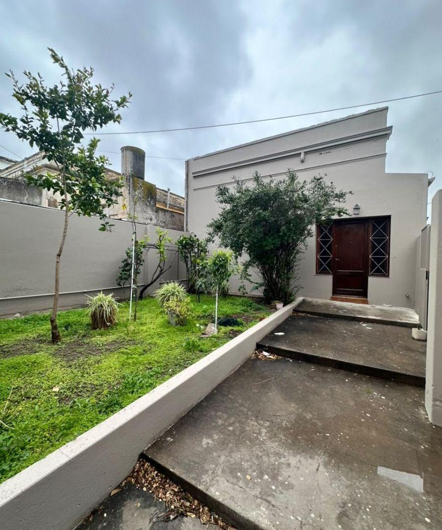 Casa Con Galpón y Piscina En Venta - Tucumán 367 Bahía Blanca