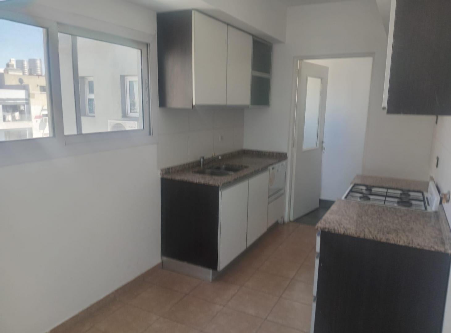 Foto de Muy lindo 3 ambientes al frente 80m2 con cochera - Antigüedad 12 años, imagen 5