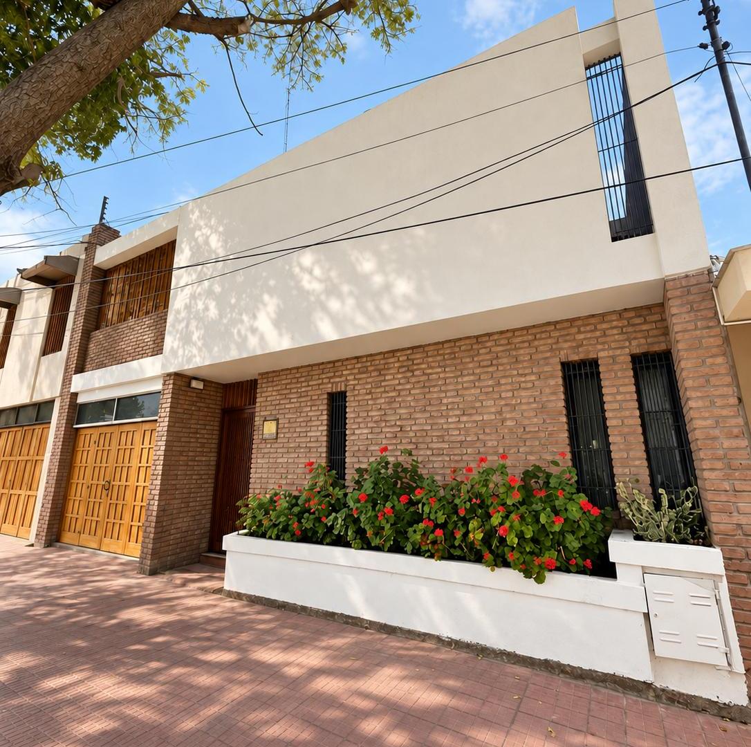 Foto de Casa Barrio Arizu 4 dormitorios, imagen 1