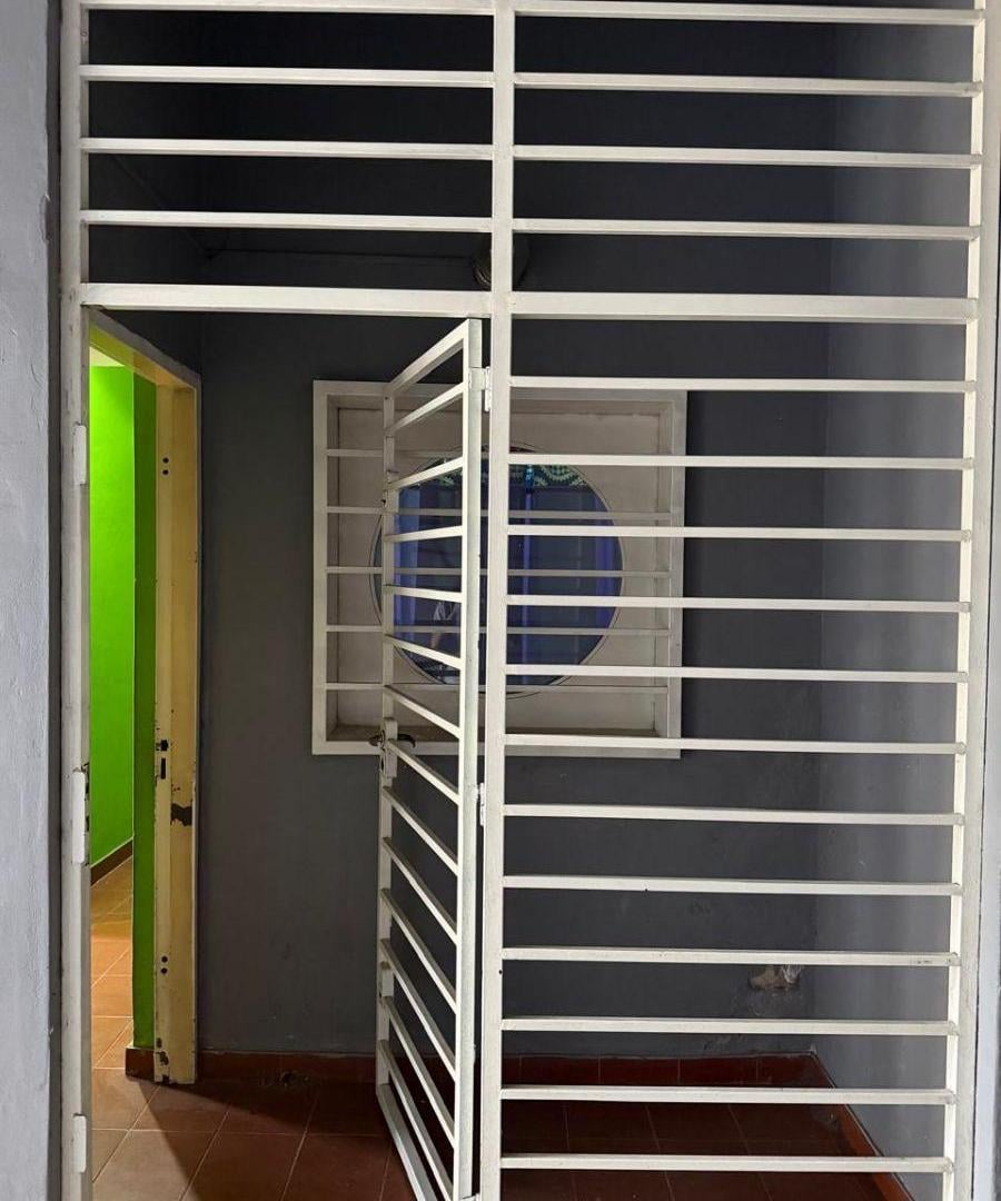 Foto de Departamento 2 Ambientes con Patio y 4 Cocheras – Tapiales Centro, imagen 4