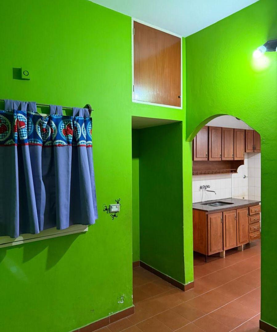 Foto de Departamento 2 Ambientes con Patio y 4 Cocheras – Tapiales Centro, imagen 5