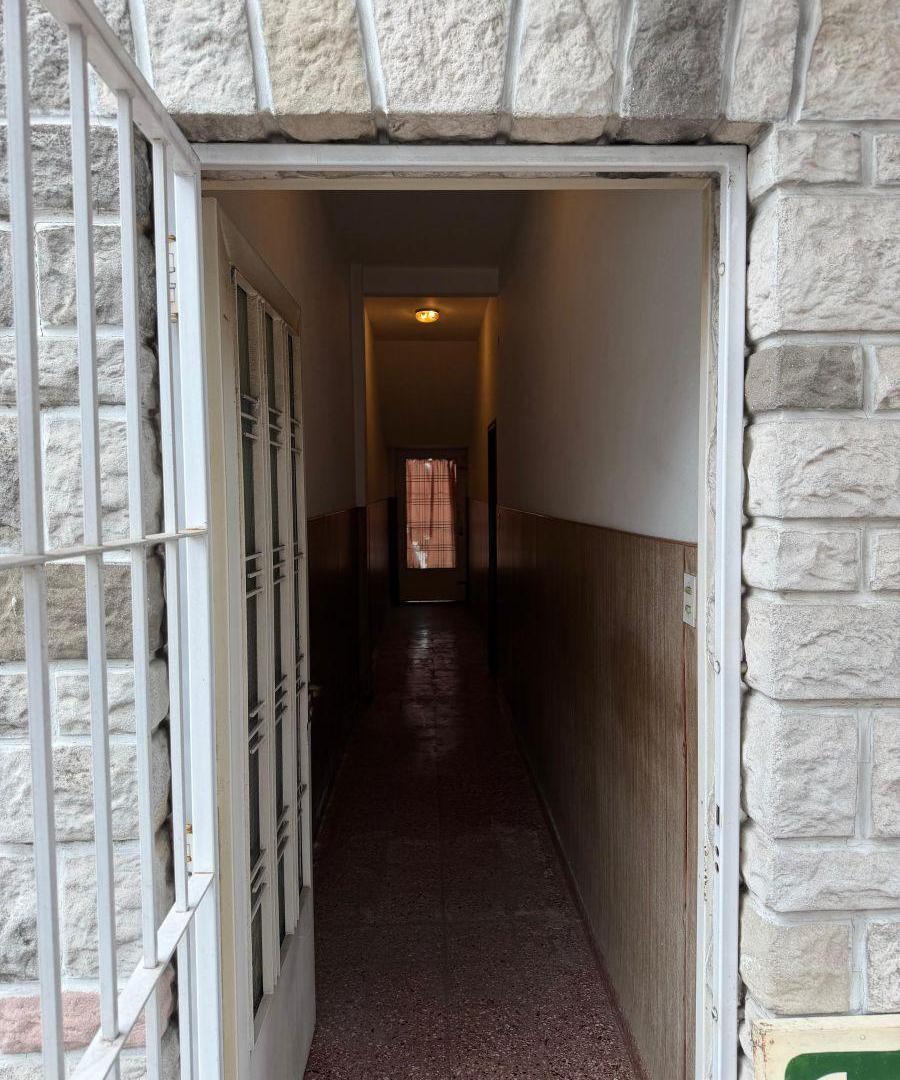 Foto de VENTA – Lote de 450 m² con casa multifamiliar, 2 departamentos, imagen 3