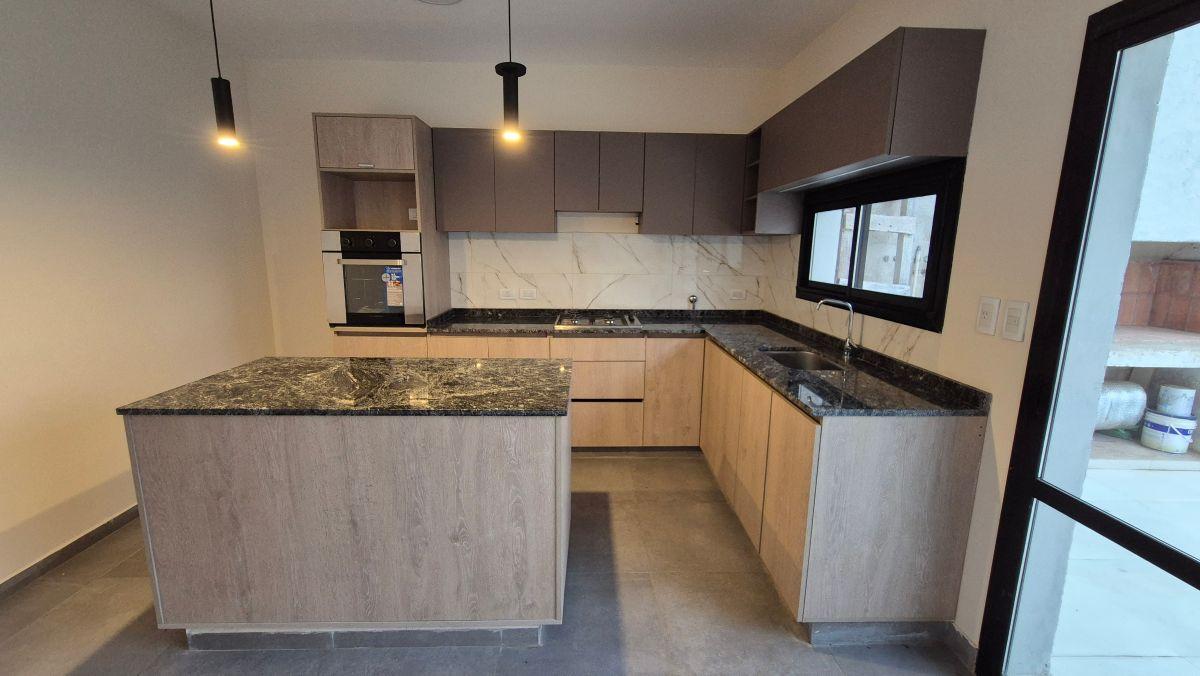 Foto de Venta! Dúplex a estrenar de 3 dormitorios a metros de espacio verde, imagen 1