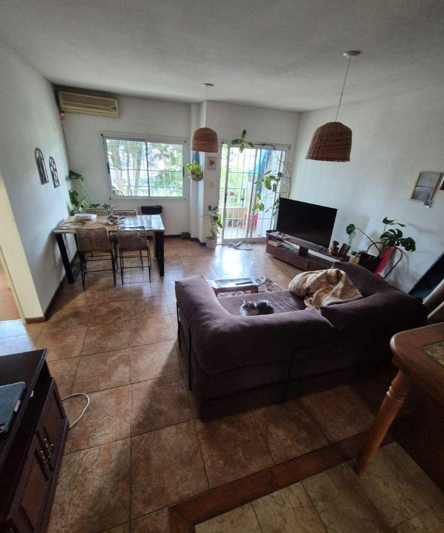 Foto de Departamento en Alquiler en Adrogué - Ejercito Argentino al 600, imagen 2