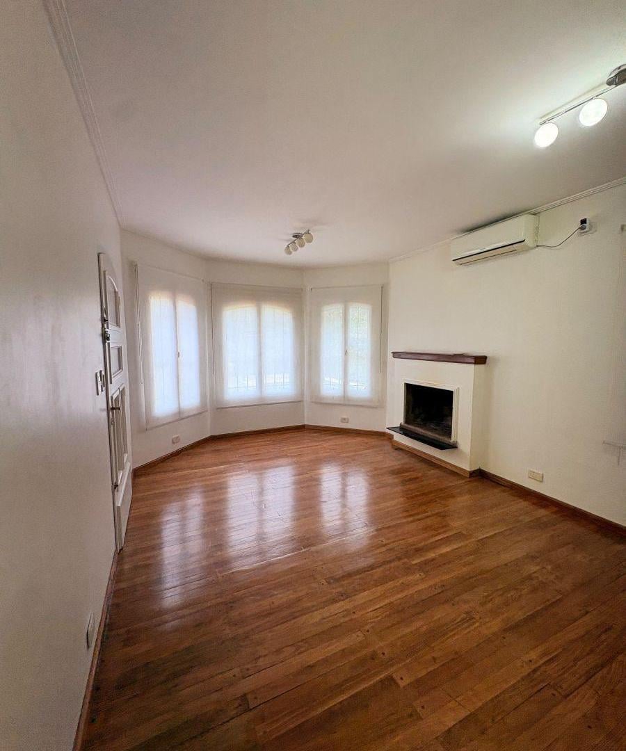 Foto de VENTA - Excelente Chalet de lujo en el corazón de Adrogué Residencial., imagen 2